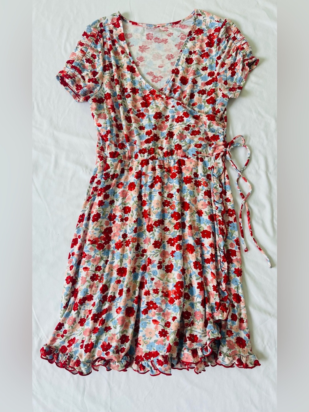 No Boundaries Juniors' Wrap Dress Size M Floral Brillant Red Blue Pink Ruffles